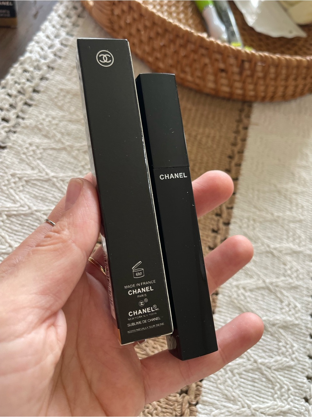 CHANEL Black Mascara with Sleek Box